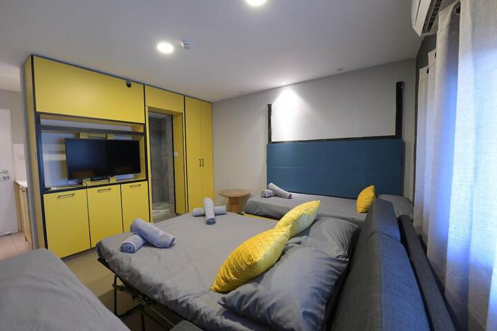 Room 25 of 47