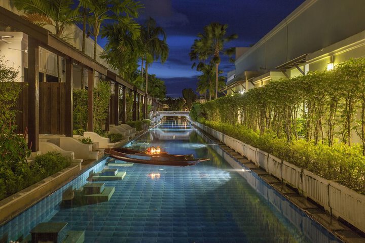 Pool 103 of 166
