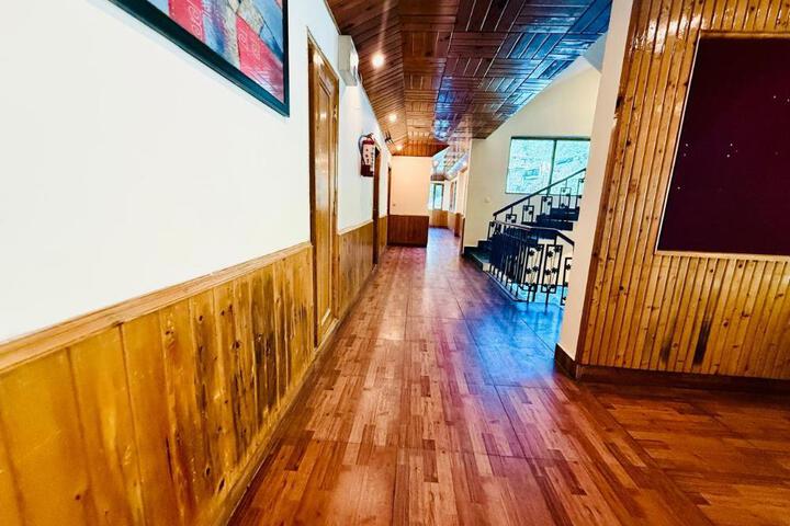 Hotel Prini Palace Manali
