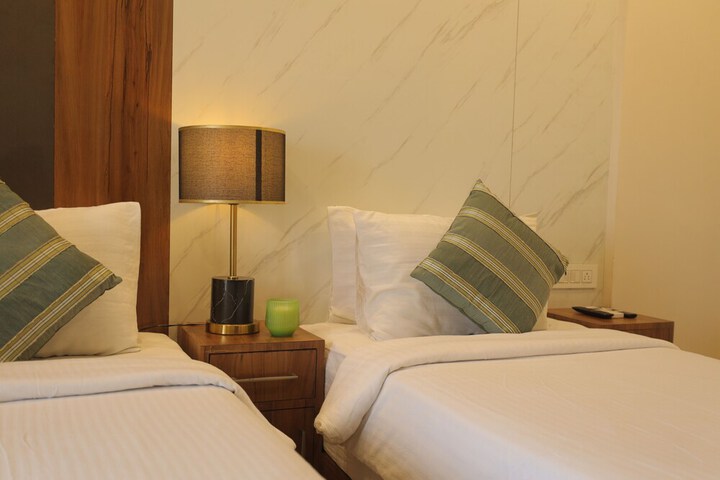 Room 15 of 140