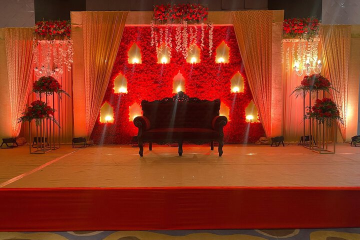 Ballroom/Hall 76 of 87