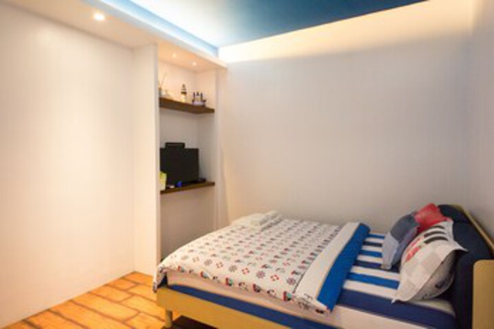 Room 26 of 29