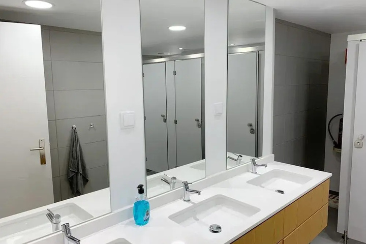 Room 9 of 29