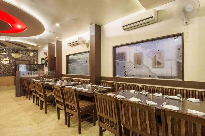 OYO Premium Gopalpura Bypass