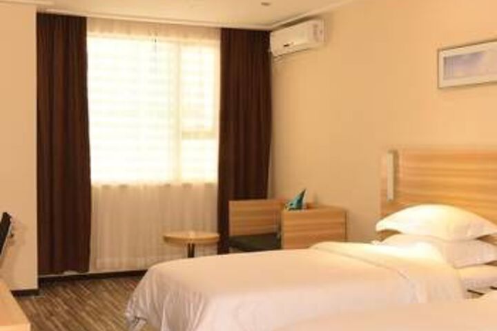 Room 2 of 10