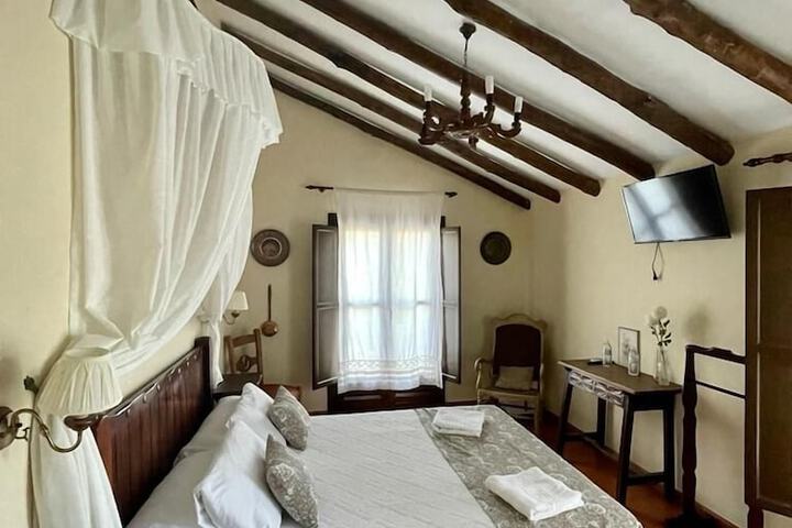 Room 7 of 48