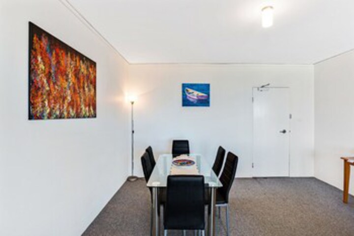 Room 9 of 17