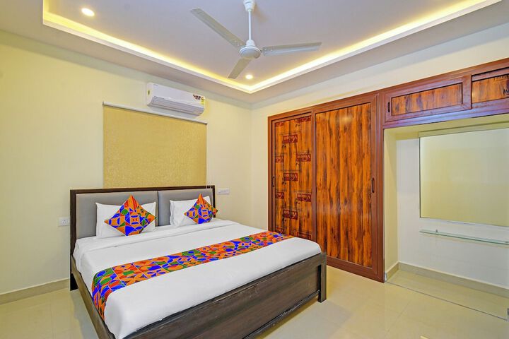 Room 8 of 27