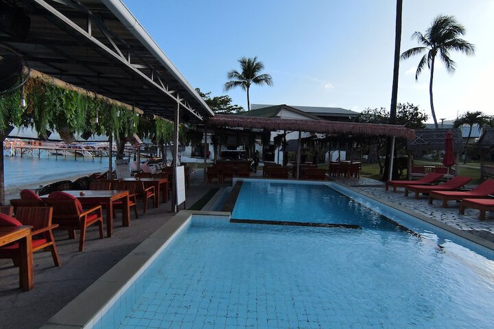Hotel with Pool