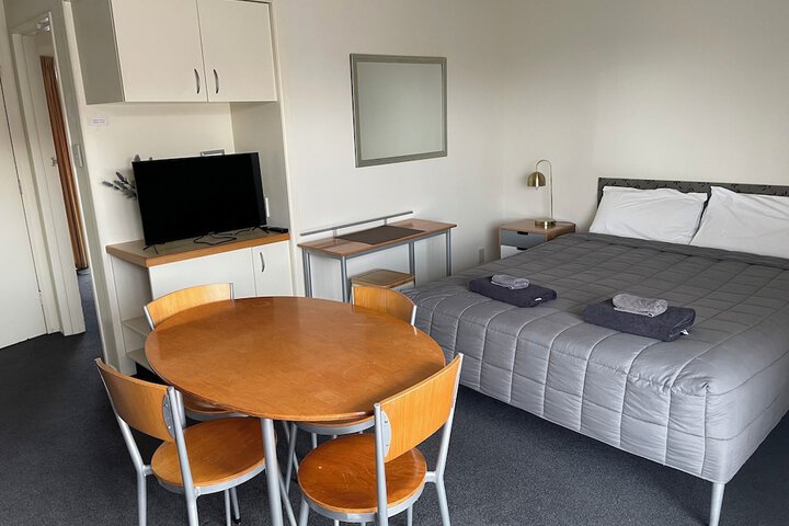 Room 7 of 13