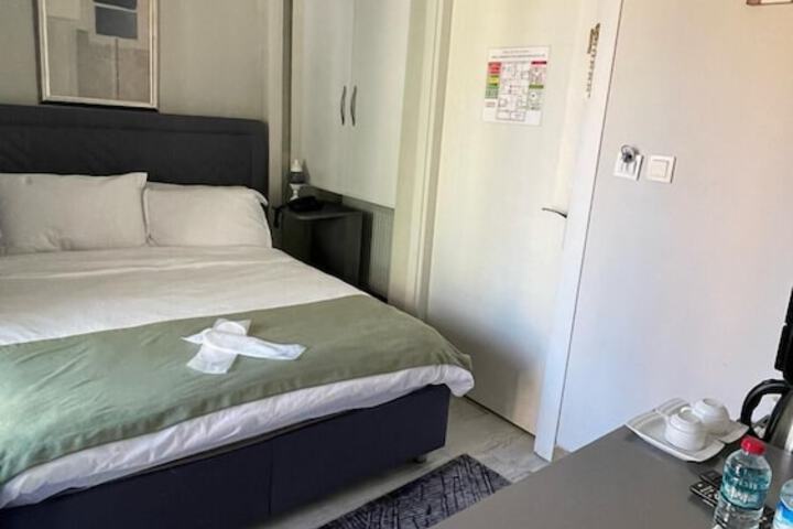 Room 83 of 126