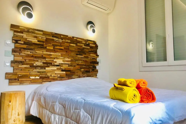 Room 2 of 15