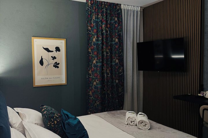 Room 10 of 46
