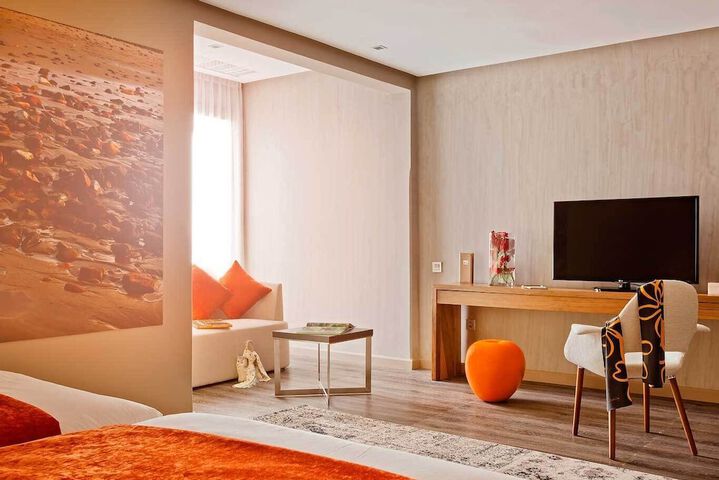 Room 27 of 85