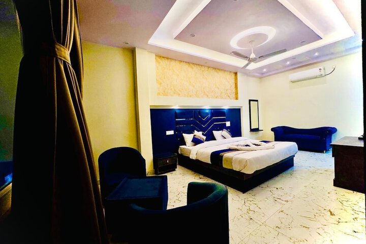 Room 35 of 49