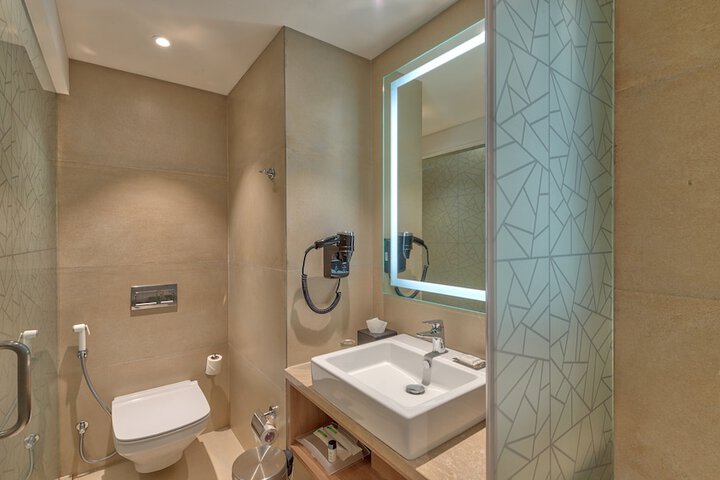 Room 44 of 118
