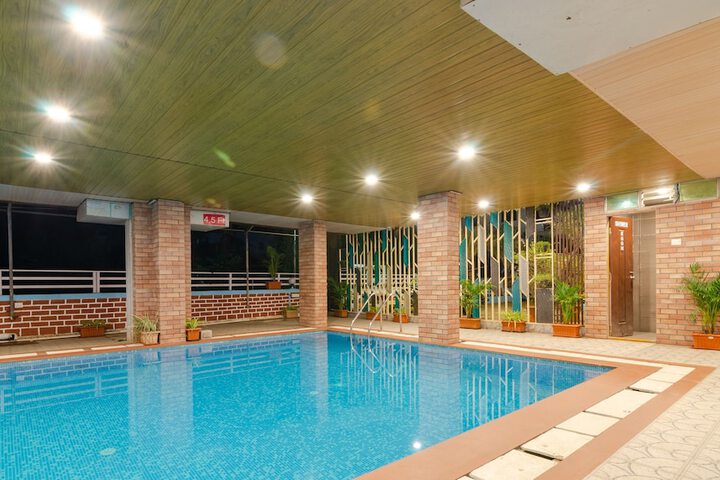 Pool 24 of 36