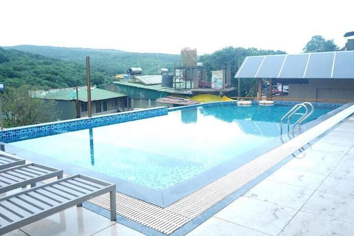 Pool 16 of 24