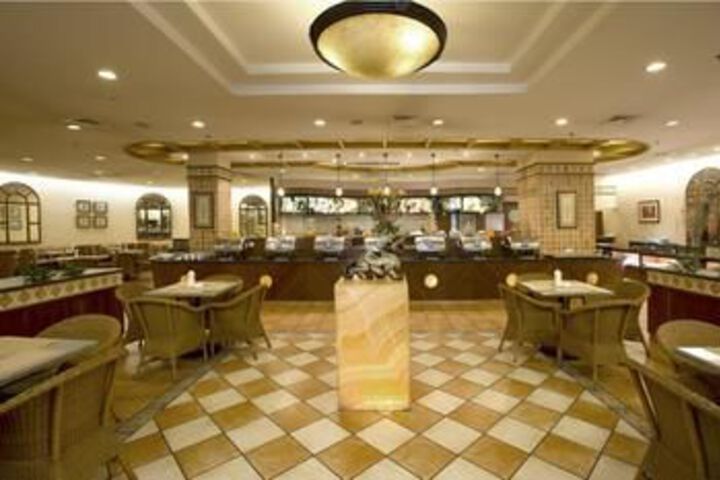 Dining 69 of 73