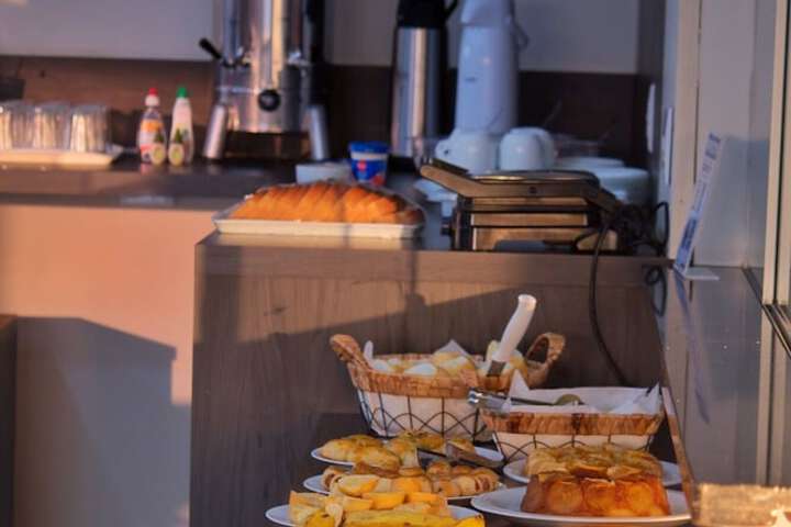 Breakfast/Coffee Service 13 of 22