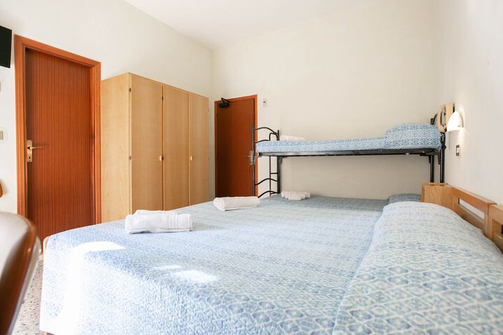 Room 7 of 71