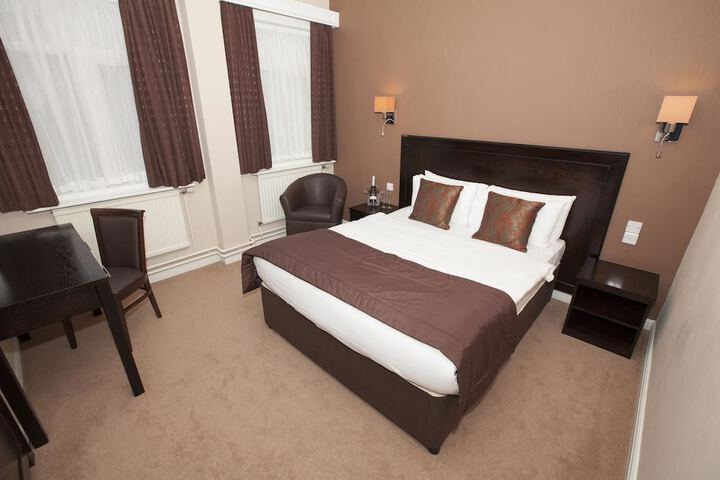 Room 5 of 39