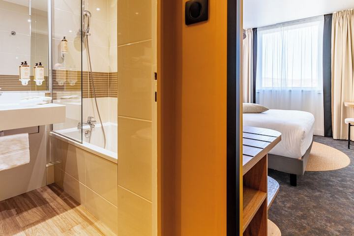 Room 21 of 63