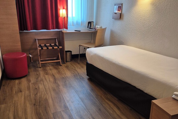 Room 11 of 46