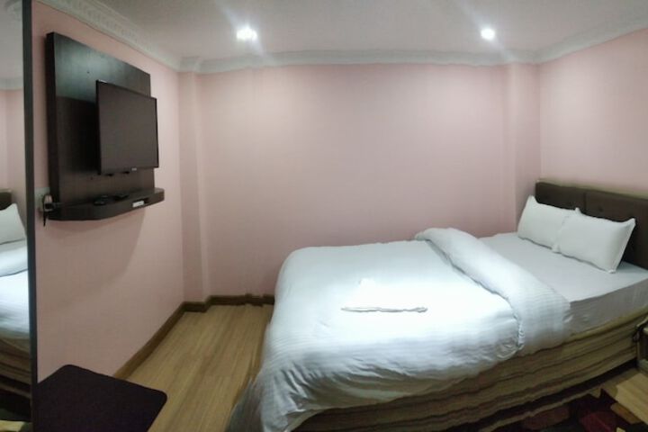 Room 13 of 39