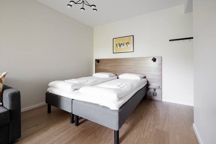 Room 103 of 162