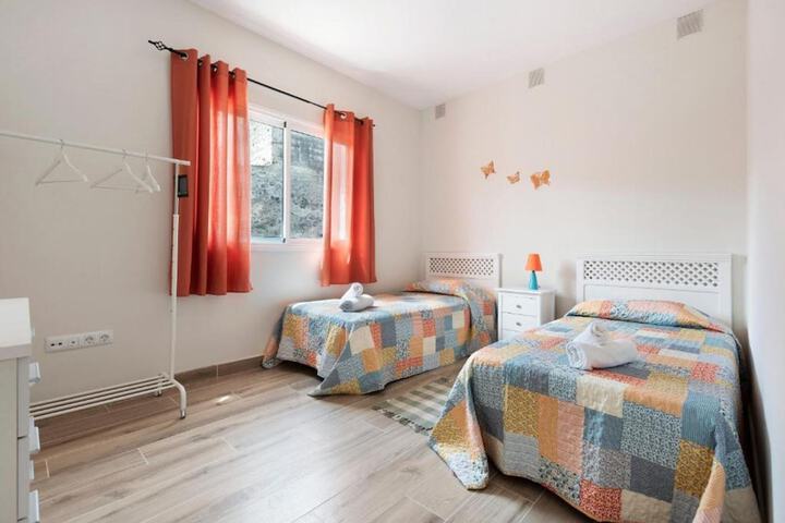 Room 3 of 33