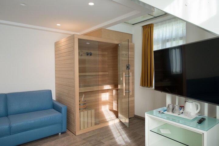 Room 47 of 112