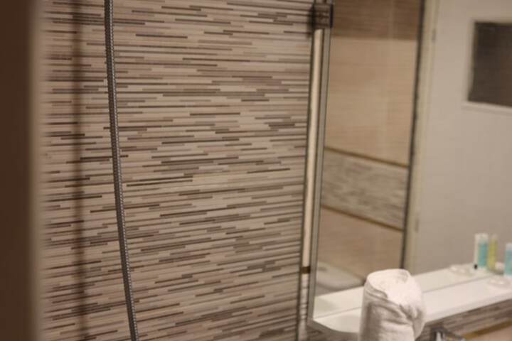 Room 18 of 25