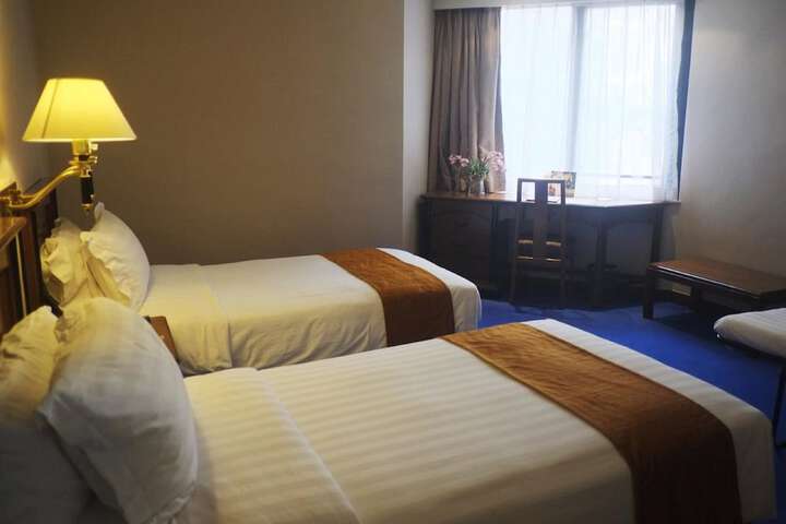 Room 10 of 60