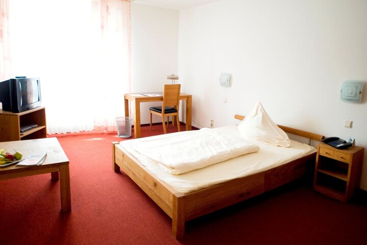 Room 8 of 50