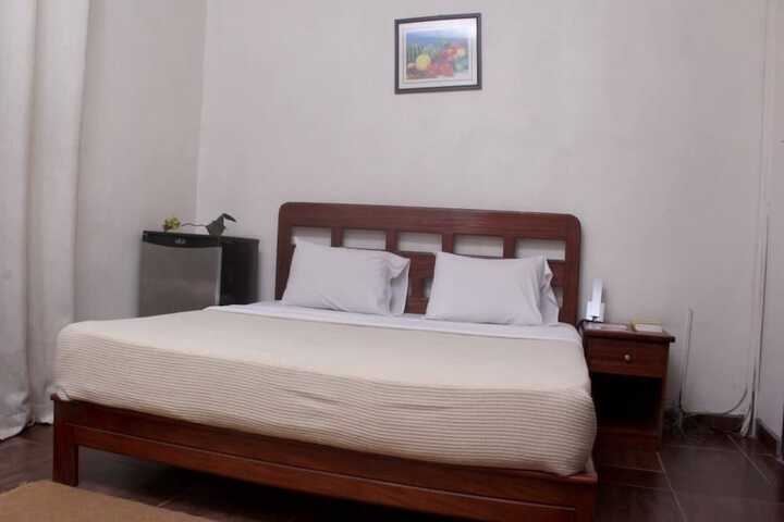Room 8 of 17