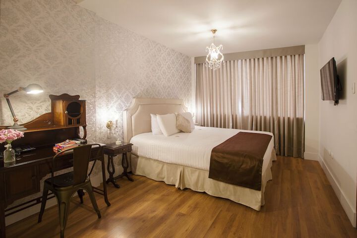 Room 26 of 34