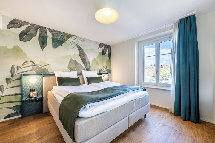 Room 4 of 30