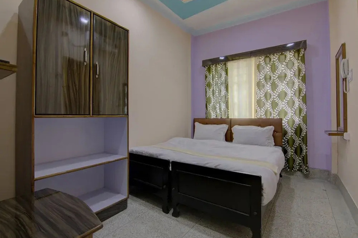 Room 7 of 15