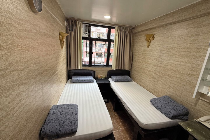 Room 57 of 138