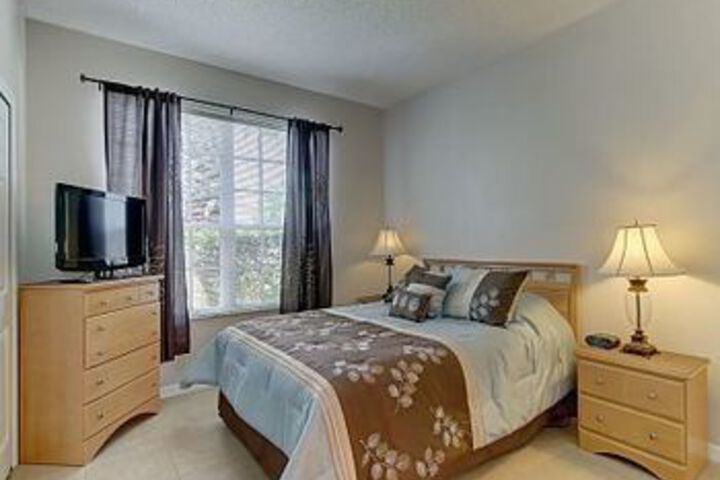 Room 6 of 19