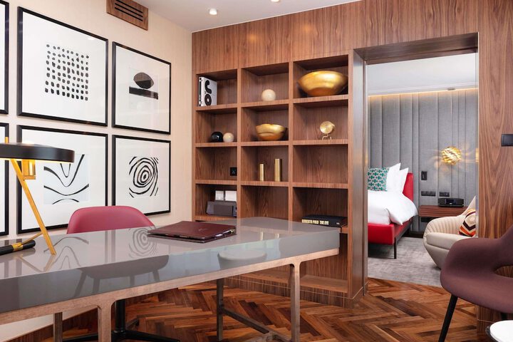 Room 32 of 146
