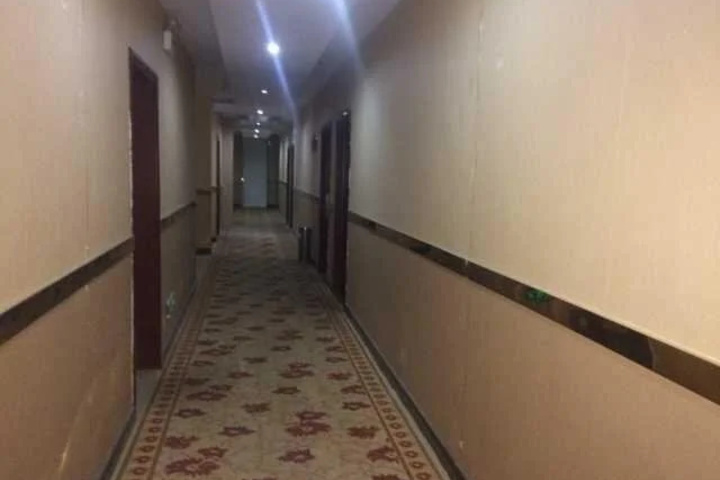 Room 7 of 11