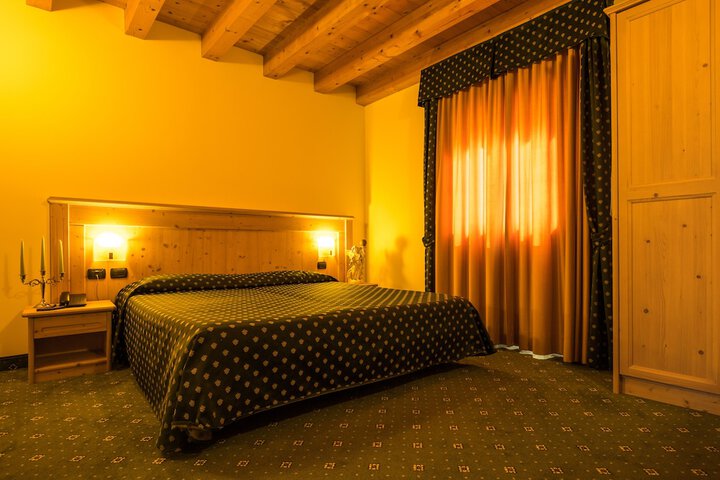 Room 8 of 46