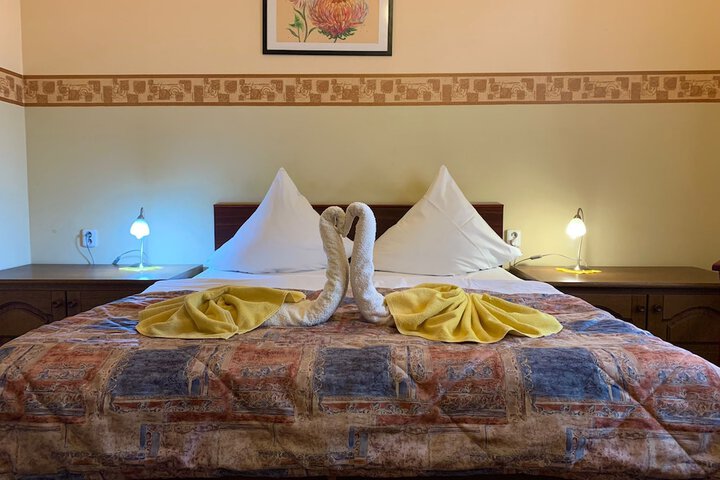 Room 3 of 6