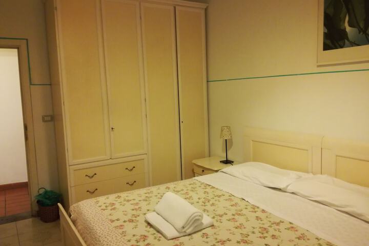 Room 8 of 43