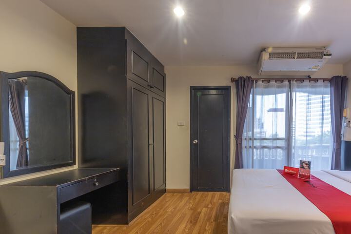 Room 19 of 186