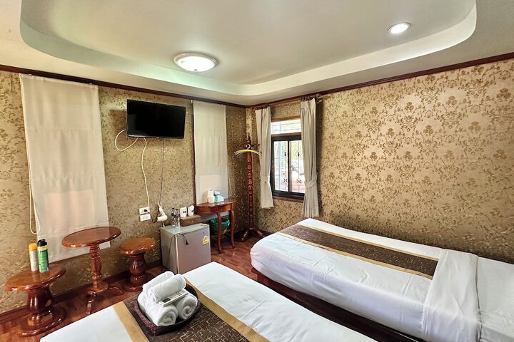 Room 17 of 44