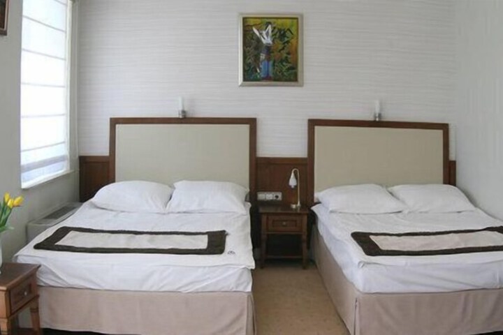 Room 17 of 39