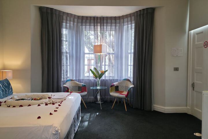 Room 21 of 77